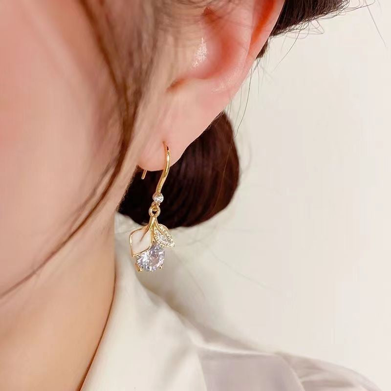 UNI-10403 -Crystal Diamond Flower - Earring