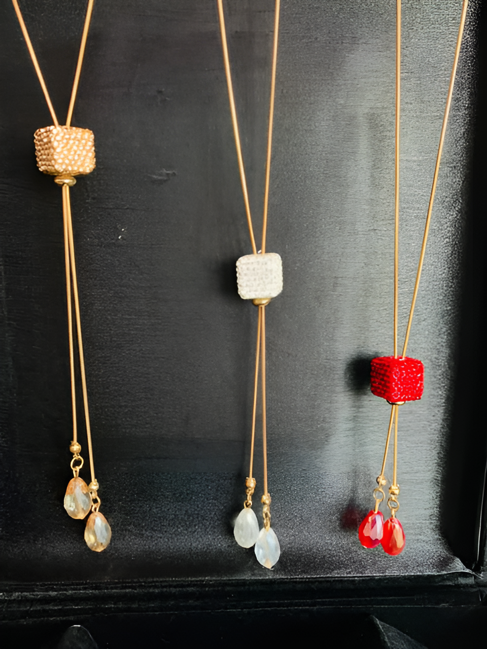 UNI-208 - Trending Indian Adjustable Stone Pendants Golden, White and Red - Necklace Style 2